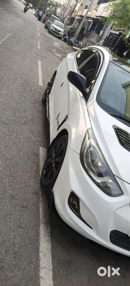 Verna Fludic 2012 Model Diesel 76583 Km Driven Manual Tra Fully  Modif