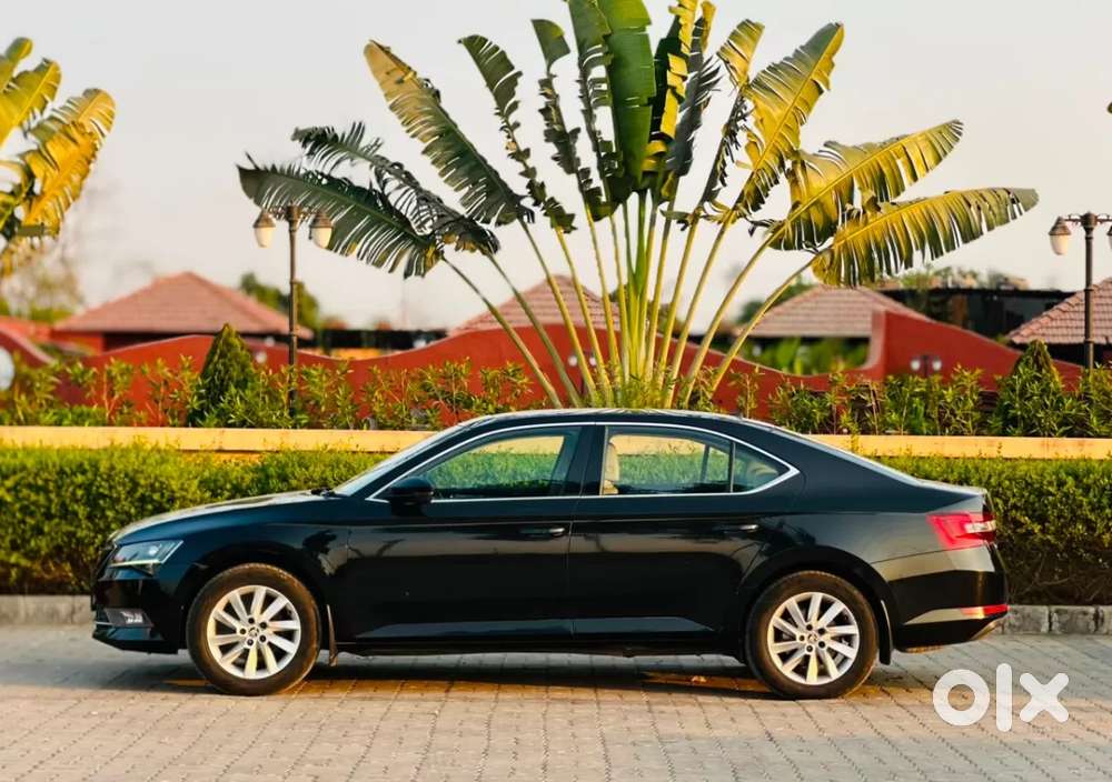 Skoda Superb [2014-2016] 1.8 Style Tsi At, 2017, Petrol