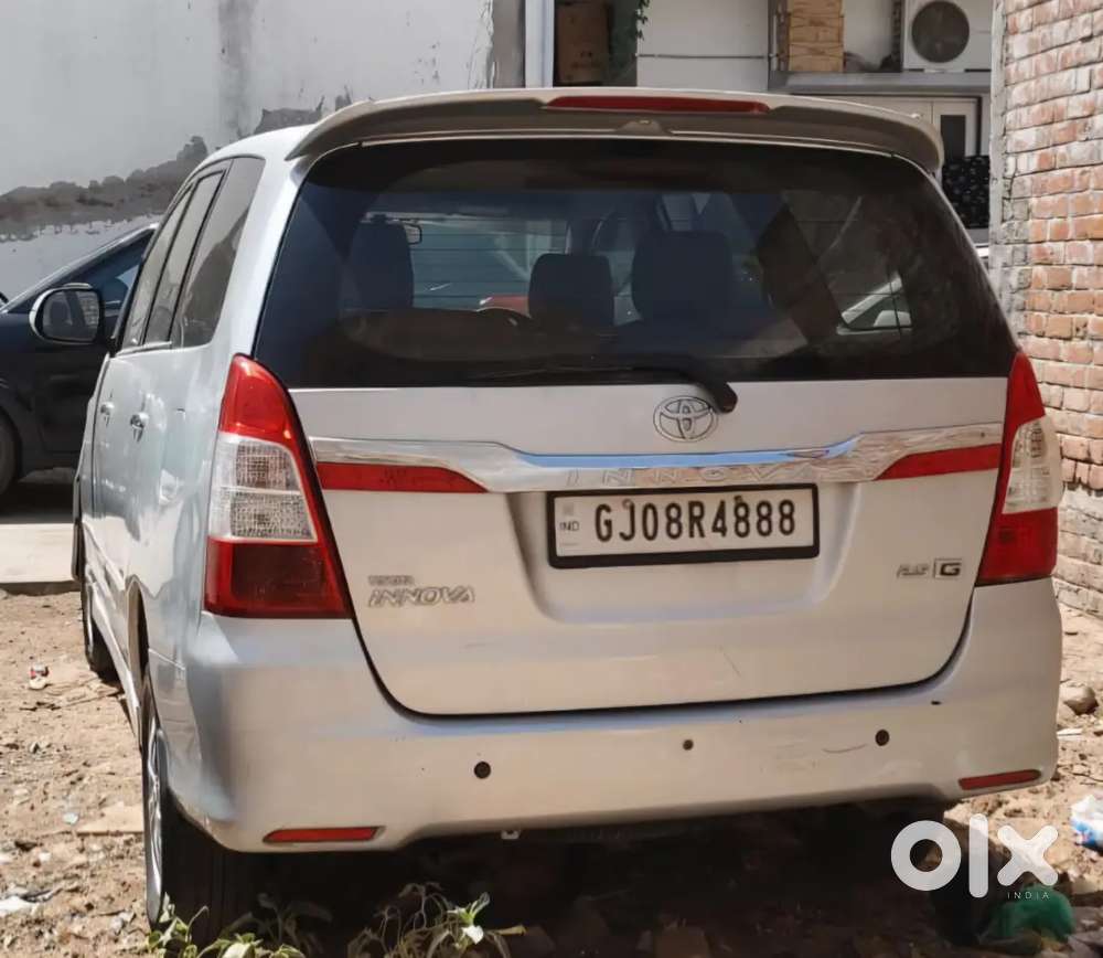 Innova 2.5 V Diesel 2010 1st Owner