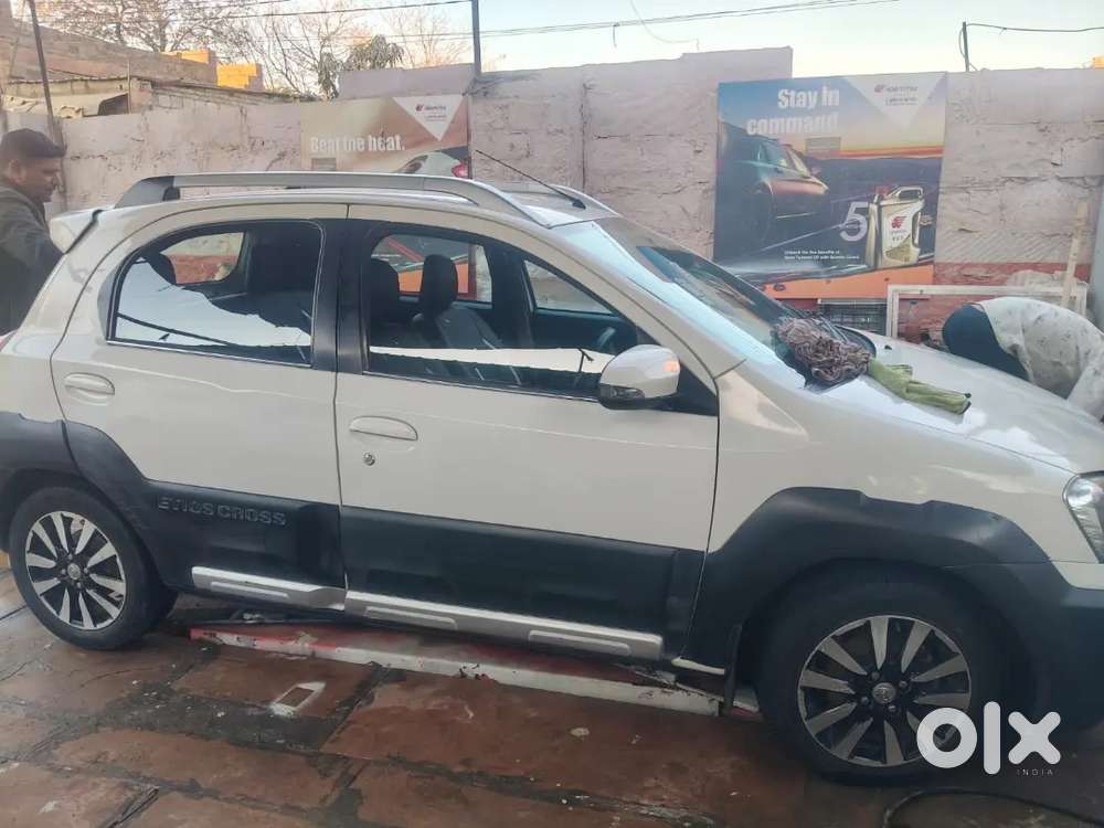 Toyota Etios Cross 2014 Diesel Well Maintained  24+ Milage