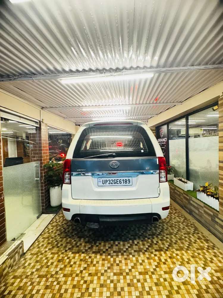 Tata Safari Storme 2015