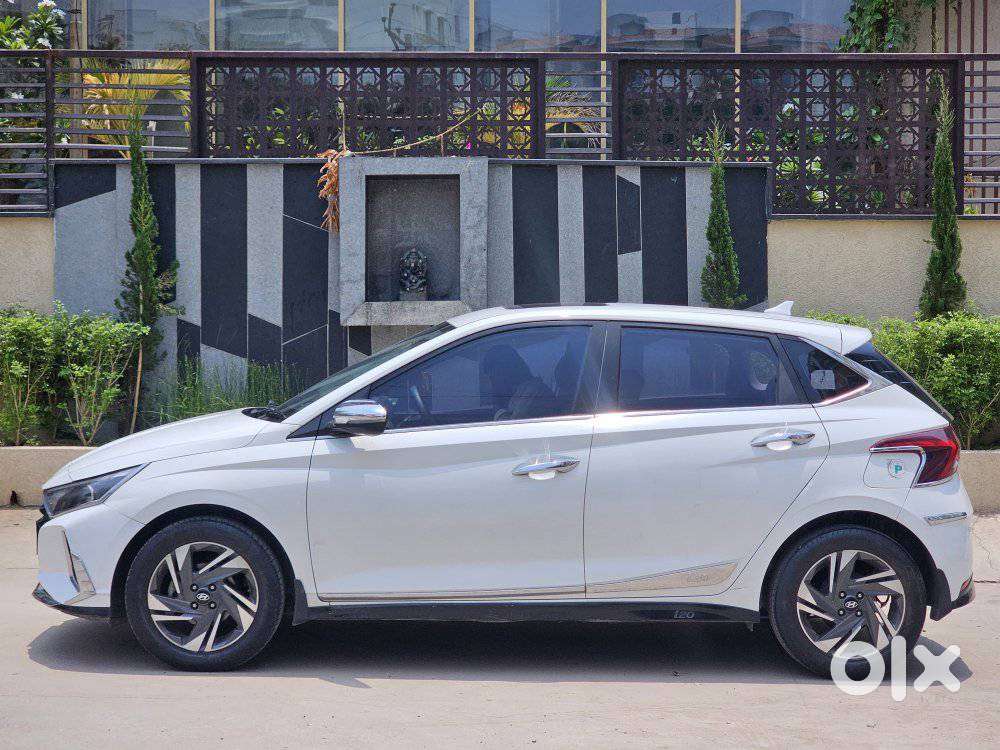 Hyundai I20 Asta (o) 1.2 Mt, 2023, Petrol