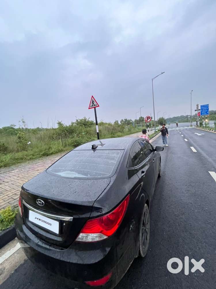 Hyundai Verna Modifed First Owner Black Colour