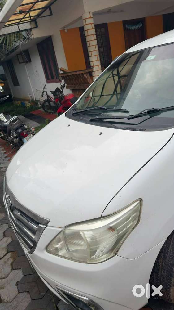 Toyota Innova (2016)