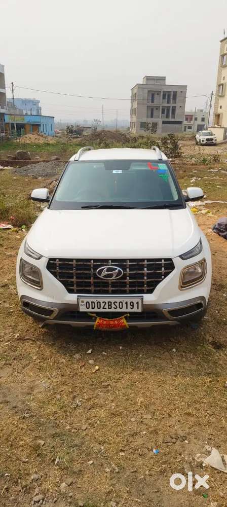 Hyundai Venue 2021 Petrol Well Maintained