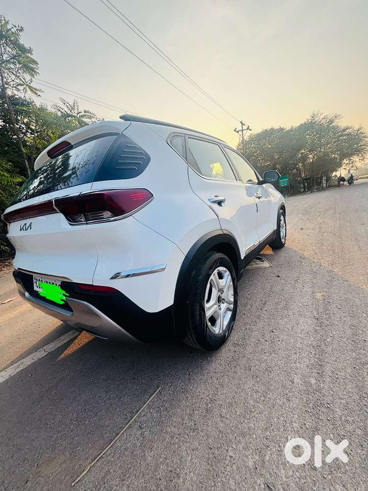 Kia Sonet 2023 White Manual Diesel 1st Owner Excellent Condition