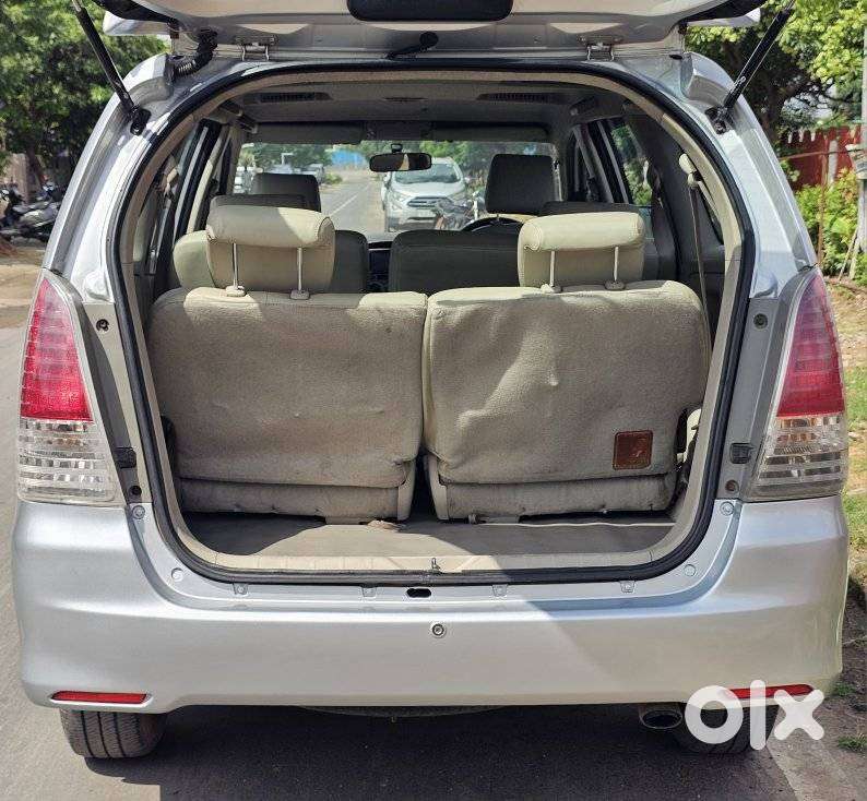 Toyota Innova 2.5 G (diesel) 8 Seater, 2010, Diesel