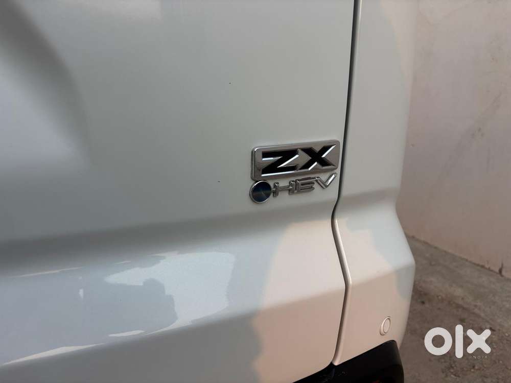 Toyota Innova Hycross, 2025, Petrol