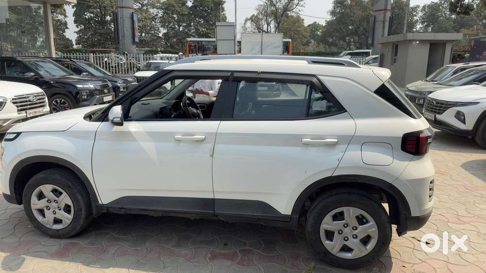 Hyundai Venue Petrol 2022