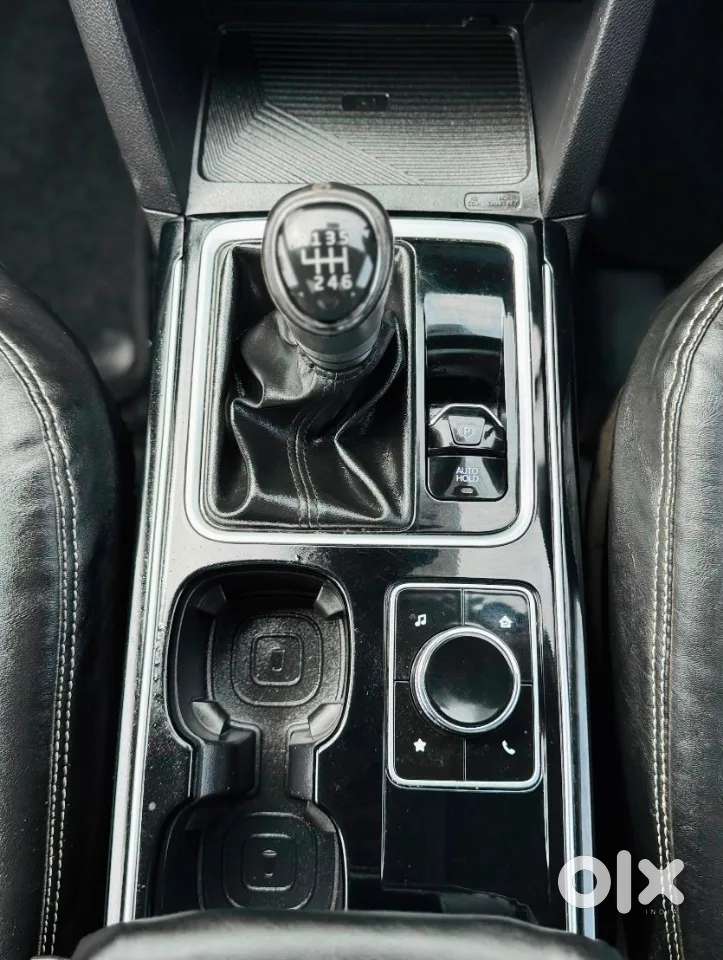 Mahindra Xuv700 2.2 Ax 7 Diesel Mt Luxury Pack Str, 2023, Diesel