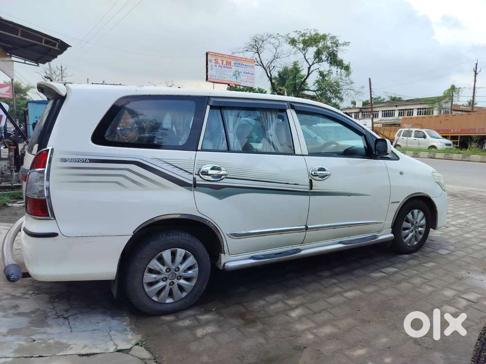 Toyota Innova 2.5 G (diesel) 8 Seater, 2016, Diesel