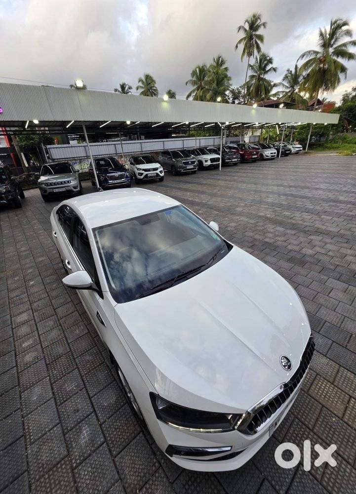 Skoda Slavia 1.0 Ambition Tsi, 2023, Petrol