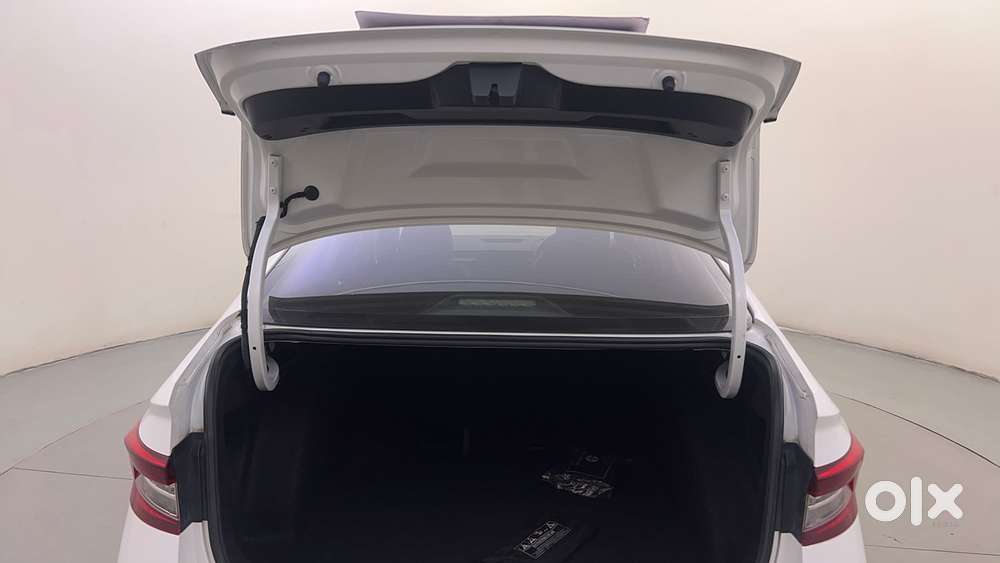 Skoda Slavia Style 1.5l Tsi Dsg, 2022, Petrol
