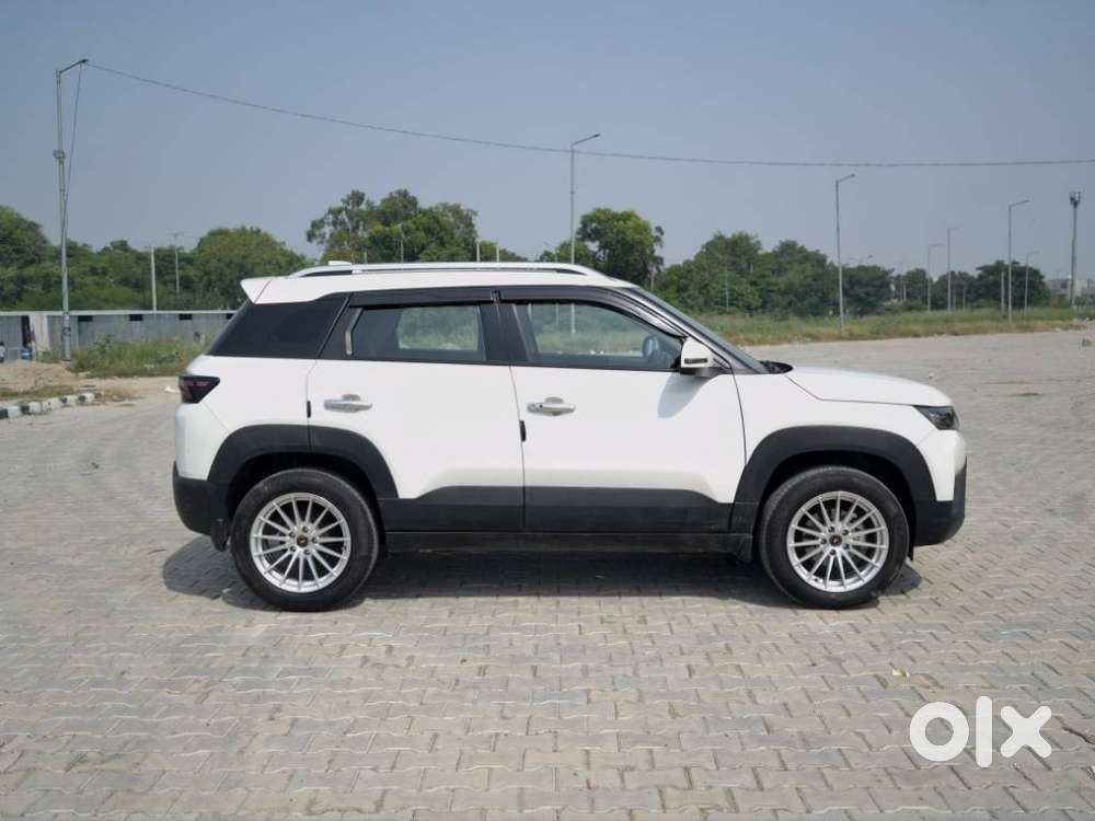 Maruti Suzuki Brezza 1.5 Zxi Smart Hybrid, 2023, Petrol