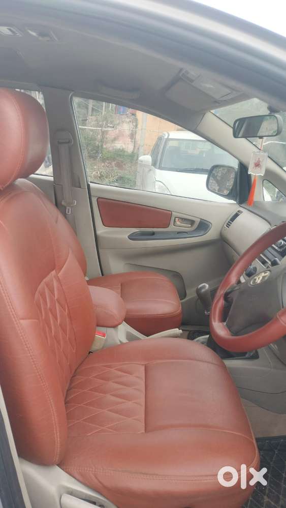 Toyota Innova 2.5 G (diesel) 8 Seater, 2012, Diesel