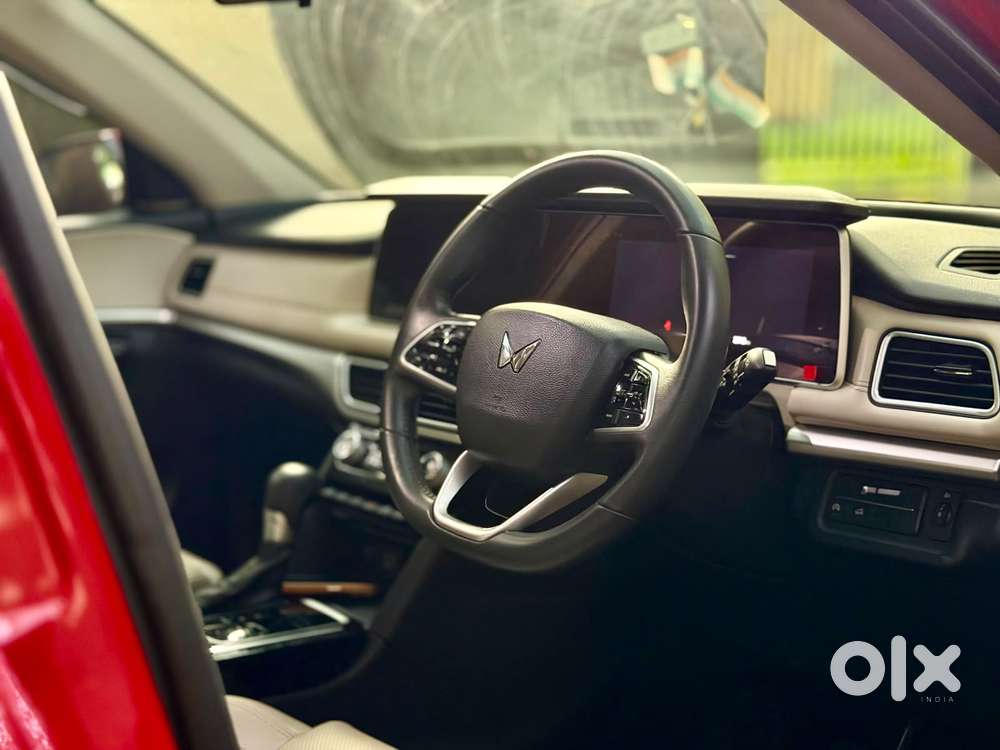 Mahindra Xuv700 2.2 Ax 7 Diesel At Luxury Pack Str, 2023, Diesel