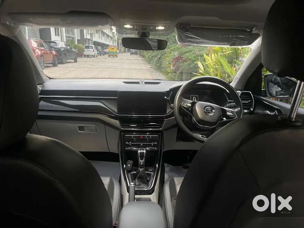Lady Drove Skoda Kushaq Style Varient