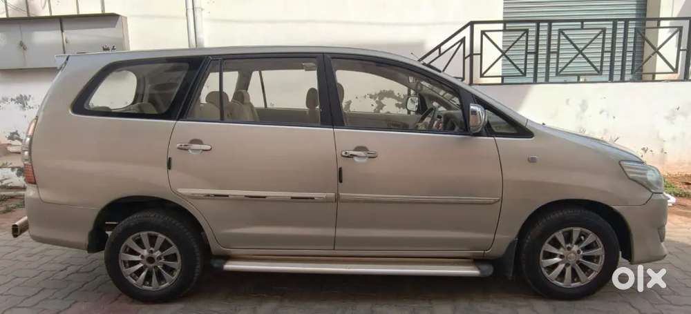 Toyota Innova 2.5 2012 Diesel Very Quality Car