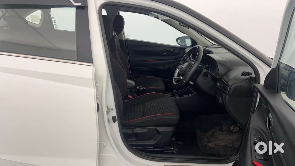 Hyundai I20 Asta (o) 1.2 Ivt Dual Tone, 2022, Petrol