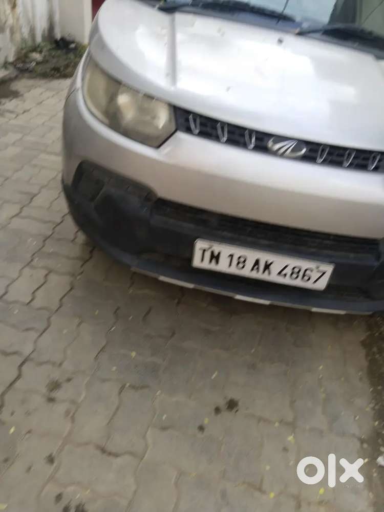 Car Kuv 100