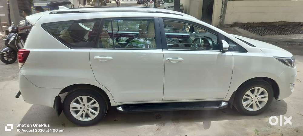 Toyota Innova Crysta 2.4 G Plus Mt 8 Str, 2024, Diesel