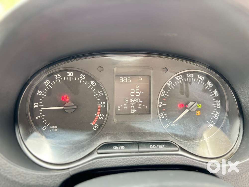 Skoda Rapid 1.5 Tdi Style/1.5 At Style, 2017, Diesel