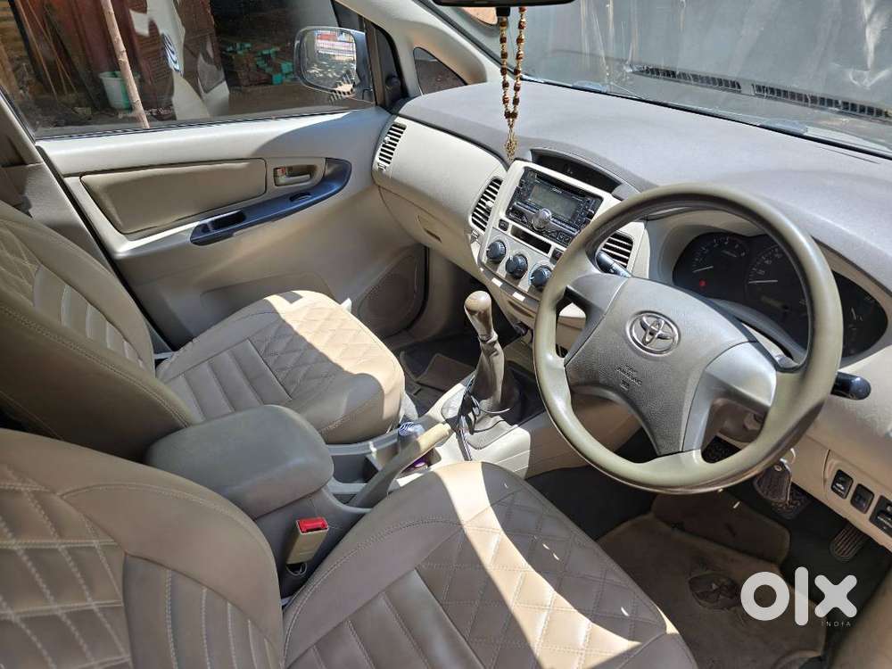 Toyota Innova 2.5 G Diesel 2013  Single Owner  1.28 Lakh Km