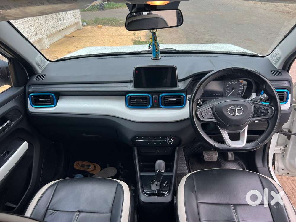 Tata Punch Creative Dual Tone Amt Sunroof, 2022, Petrol