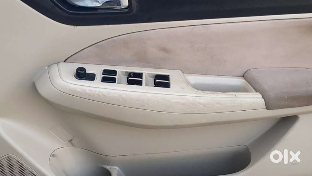 Maruti Suzuki Swift Dzire Amt Vdi, 2017, Diesel