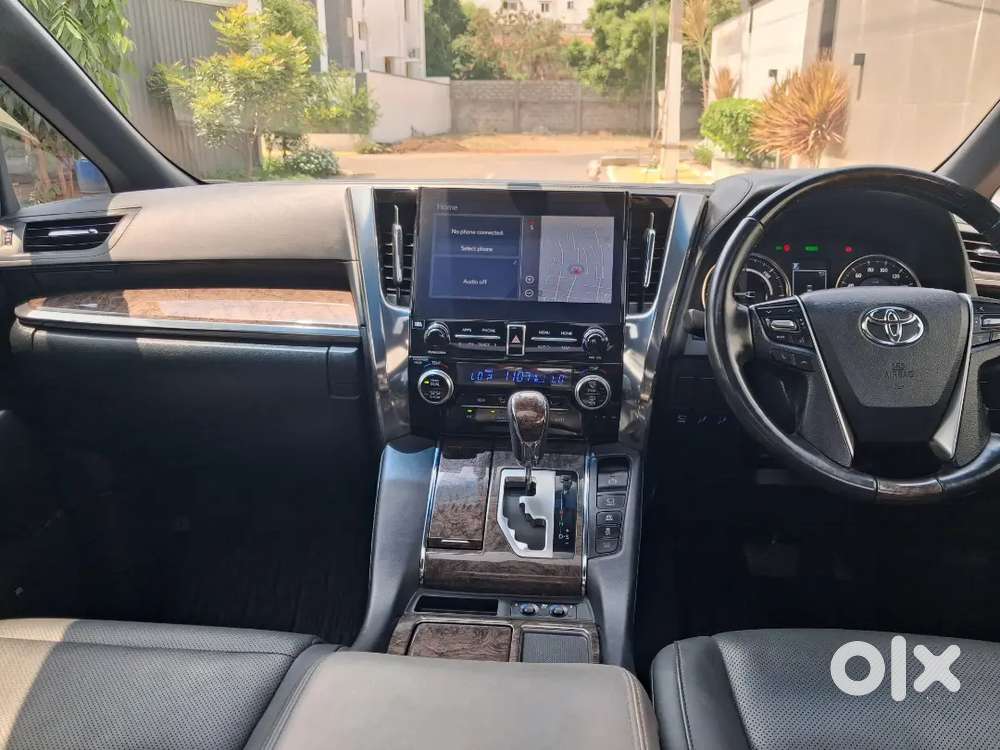 Vellfire Executive Lounge