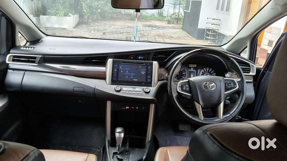 Toyota Innova Crysta 2017 Diesel Well Maintained