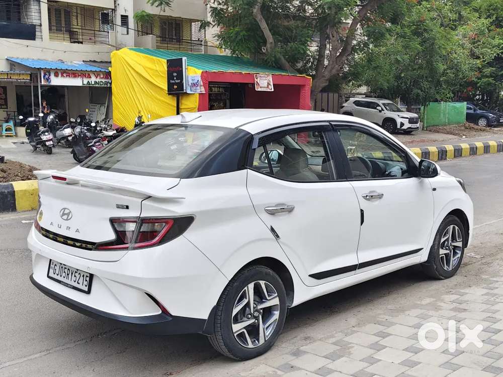 Hyundai Aura Top Model Cng