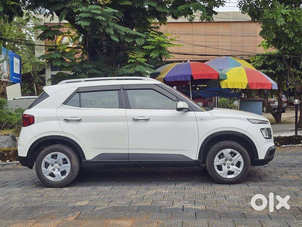 Hyundai Venue S 1.2 Petrol, 2021, Petrol