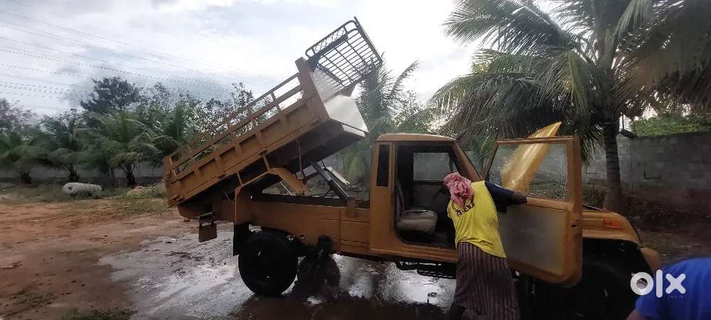 2nd Owner 2012 Ambassador And Mahindra Pickup Tipper
