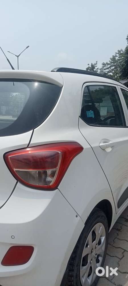 Hyundai Grand I10 Sportz, 2016, Petrol