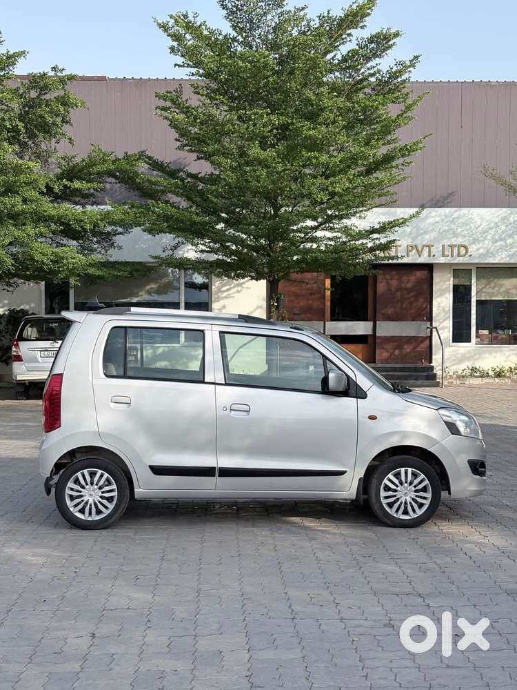 Maruti Suzuki Wagon R Vxi Amt1.2, 2016, Petrol