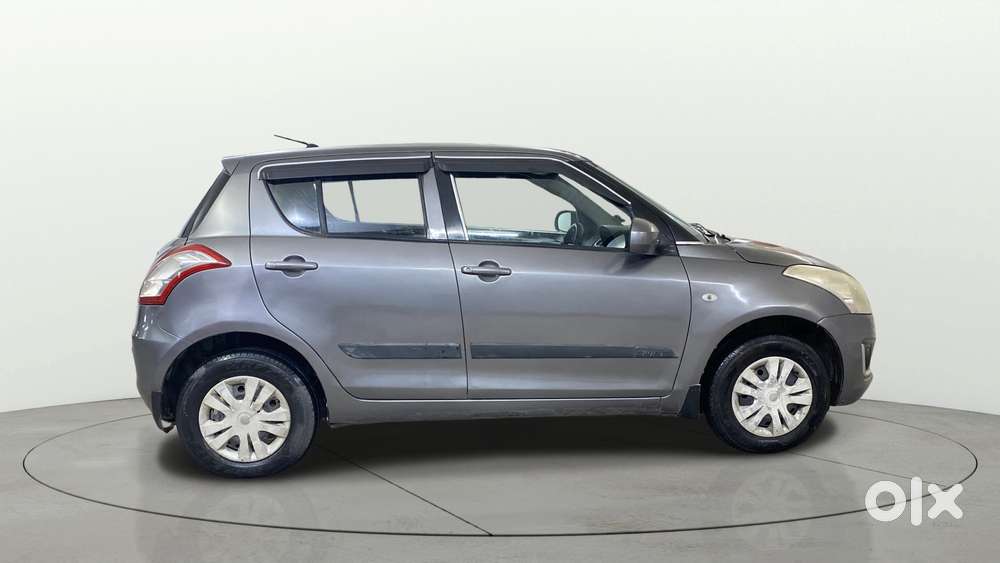 Maruti Suzuki Swift 1.2 Lxi (o), 2017, Petrol