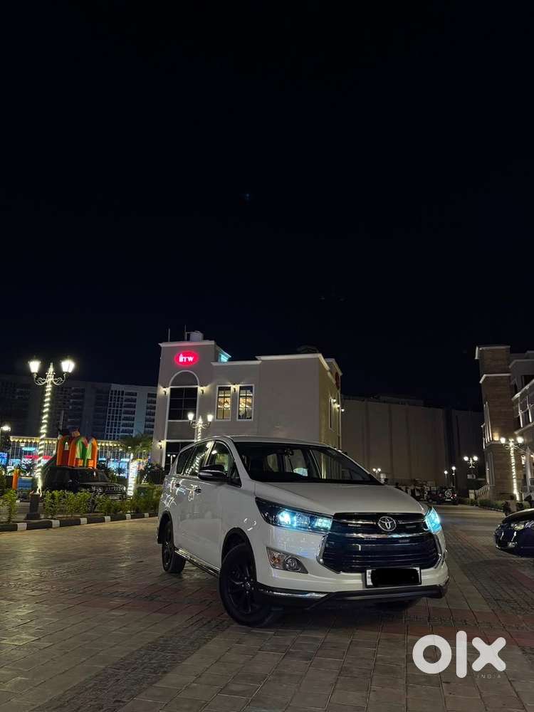 Toyota Innova Crysta Touring Sport 2017