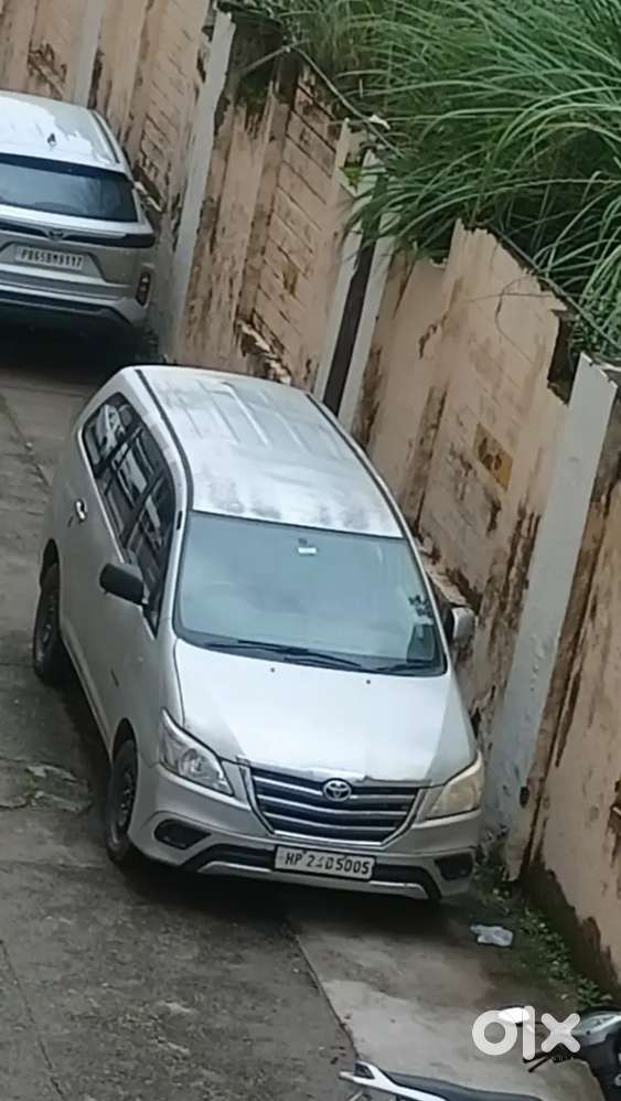 Toyota Innova 2.5 G(e3) 2012