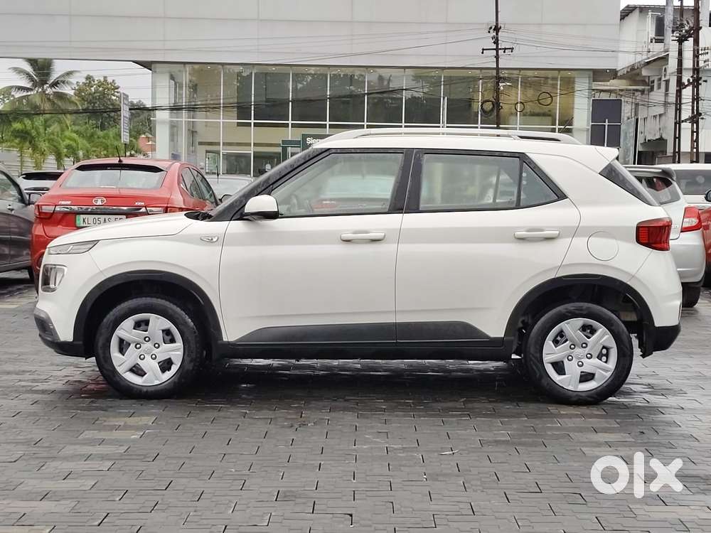 Hyundai Venue S Turbo, 2020, Petrol