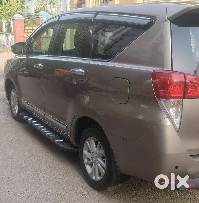Toyota Innova Crysta 2.4 G Mt 7 Str, 2023, Diesel