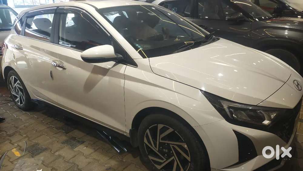 Hyundai New I20 2024 Petrol 
9700 Km Driven