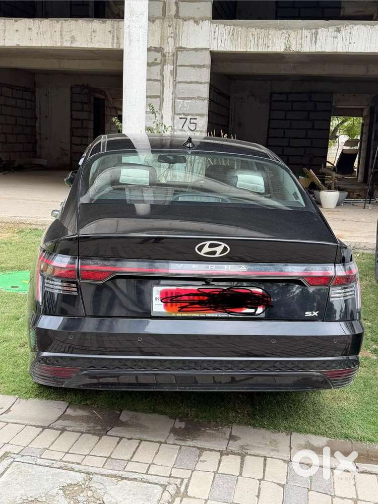 Hyundai Verna Sx Ivt 2023 (december)