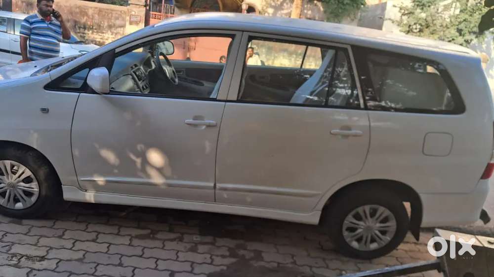 Toyota Innova 2014