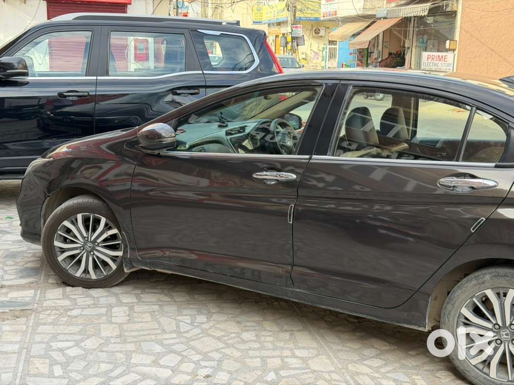 Honda City 2019 Diesel Well Maintained With Sunroof