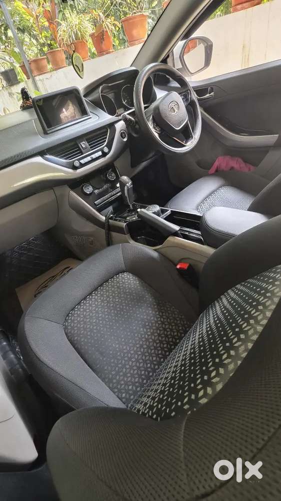 Tata Nexon Petrol (cng Kit Added) Xza Automatic 2018 Model