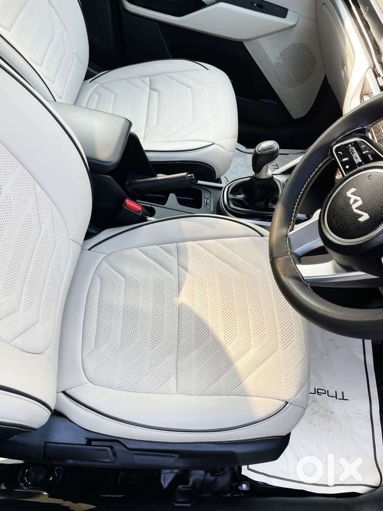 Kia Carens 1.5 Premium 7 Str, 2023, Petrol