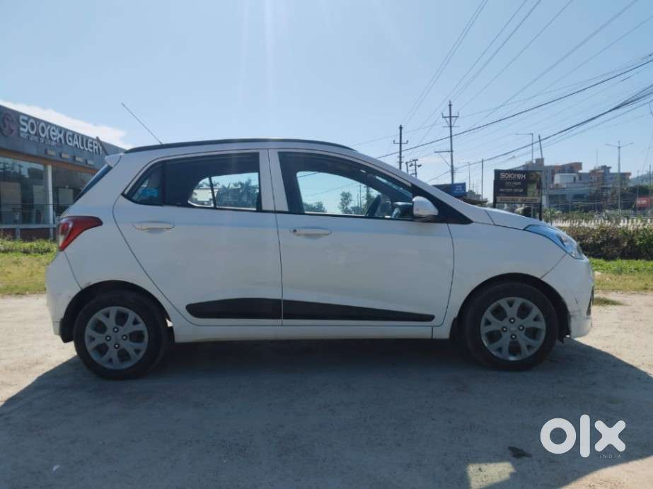 Hyundai Grand I10 Sportz, 2016, Petrol