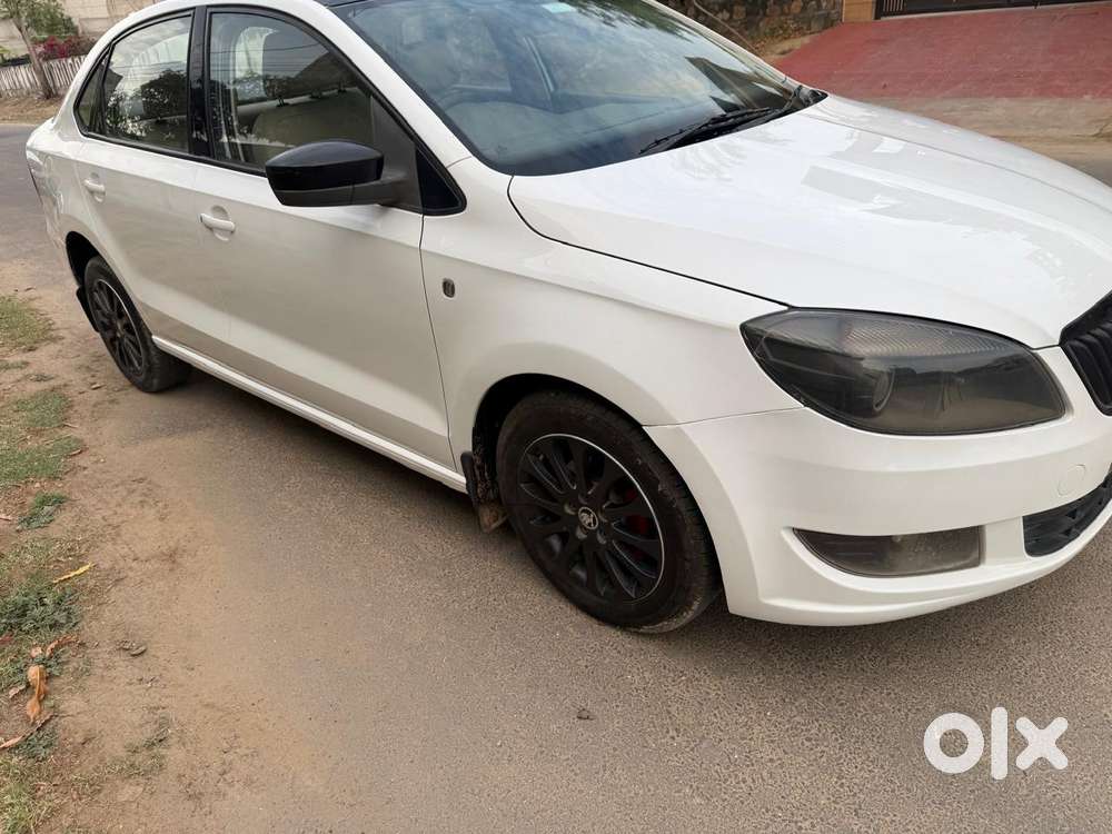 Skoda Rapid Elegance 1.6 Tdi Cr Manual, 2014, Diesel