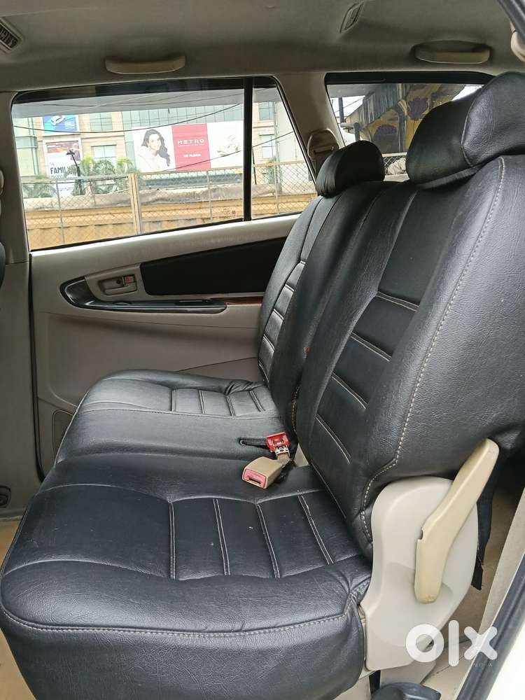 Toyota Innova 2.5 G (diesel) 8 Seater, 2011, Diesel